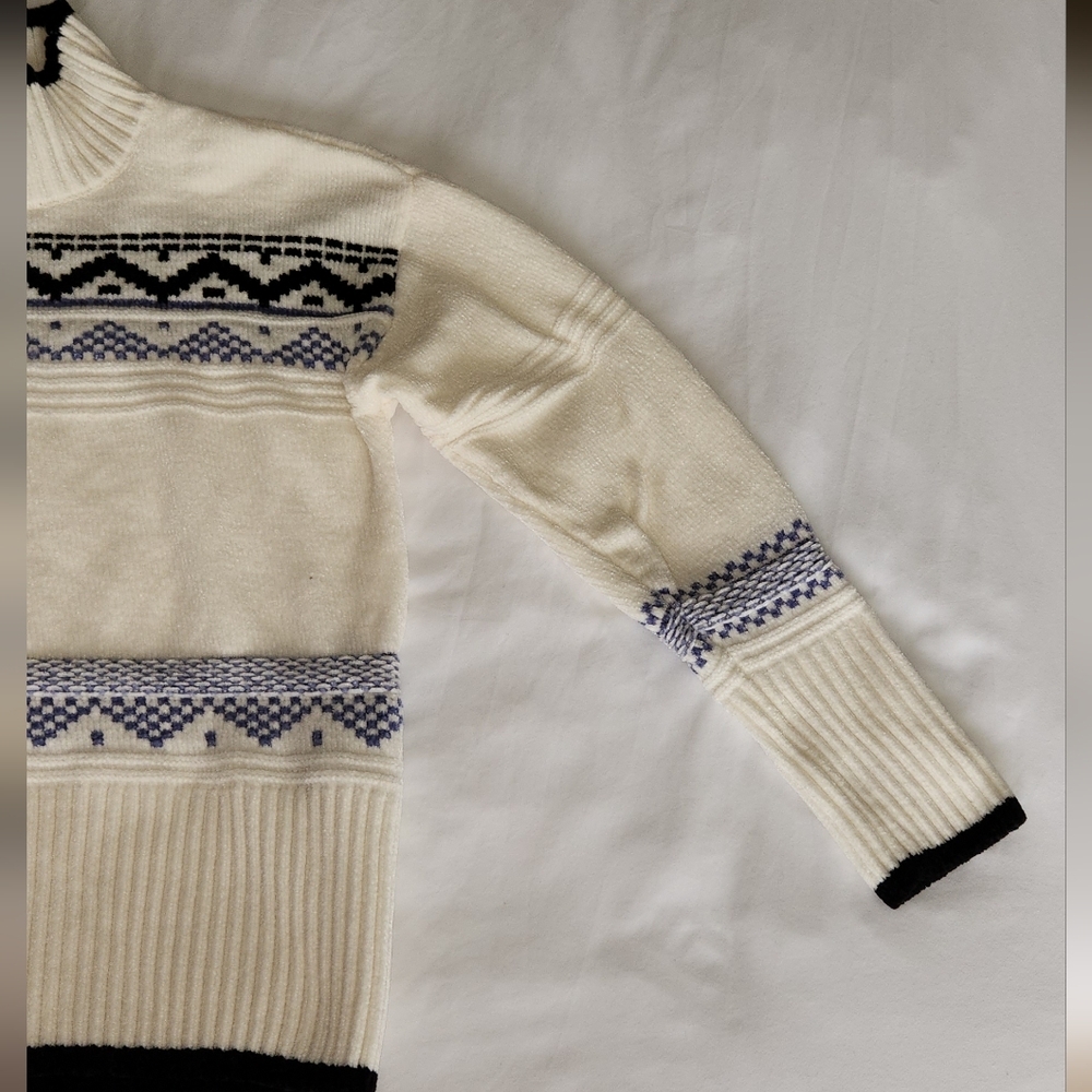 Christian Siriano White & Blue Turtleneck Sweater - Picture 3 of 11